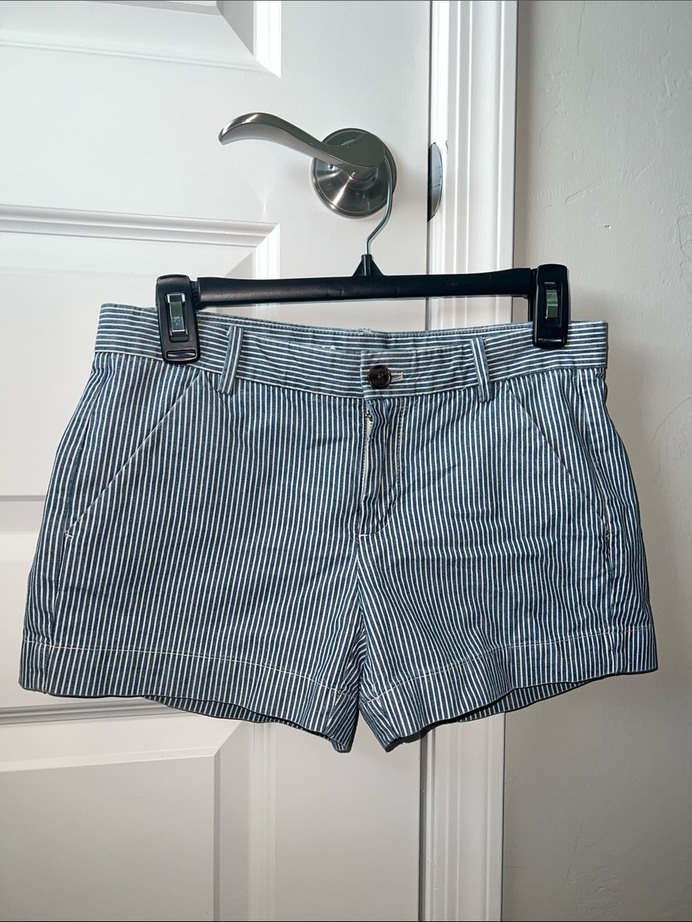 Striped Preppy Blue Women’s Sunkissed Shorts - Khakis by Gap